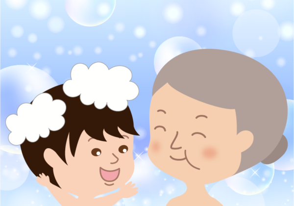 お風呂に入っているおばあちゃんと孫